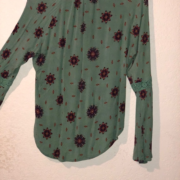 Floral printed blouse with sleeves - Picture 3 of 3